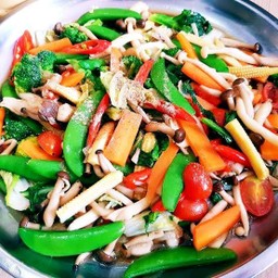 ผัดผักรวม เป็นกับ