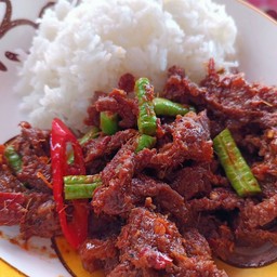 ข้าวพริกแกงเนื้อ