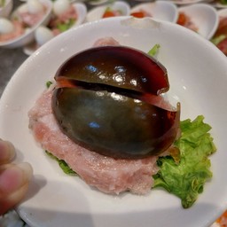 หมูหน้าไข่เยี่ยวม้า