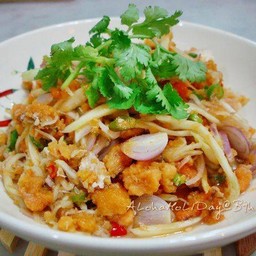 ยำไข่ปูเนื้อปูมะม่วง