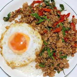 กะเพราเอามันส์ By ฉ่ำฉ่ำ สาขาปั๊ม ปตท. ช้างแก้ว