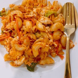 มักกะโรนีซอสพิซซ่า (เมนูปราบเด็กไม่กินข้าว)