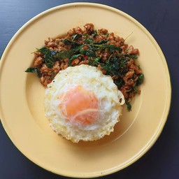 กระเพรา (ไม่รวมไข่)
