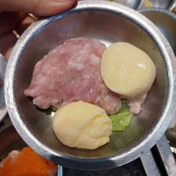 หมูหน้าเต้าหู้ไข่