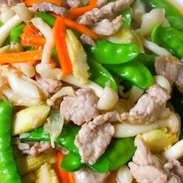 ผัดผักรวม หมูชิ้น เป็นกับ