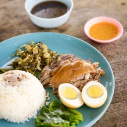 ข้าวขาหมูเล้งแซ่บ มาดามจี๊ด - ลานพอเพียง