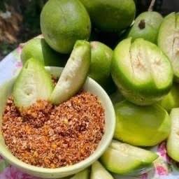 มะกอกน้ำปอกพร้อมพริกเกลือ