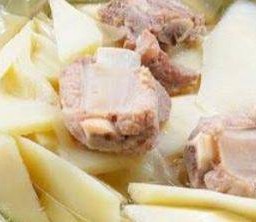 Bamboo Shoot And Pork Bone Soup