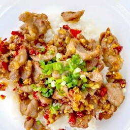 หมูชิ้นคั่วพริกเกลือ