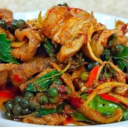 ข้าวผัดเผ็ด