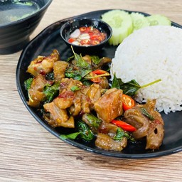 ข้าวกะเพราเอ็นตุ๋น