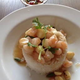 ข้าวหน้ากุ้งพริกขี้หนู