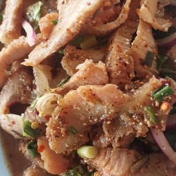 น้ำตกเนื้อหมูย่าง