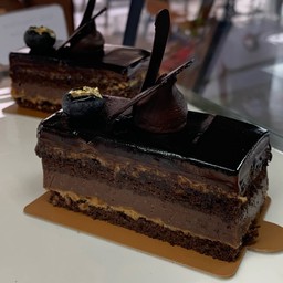 Milk Chocolate Truffle Cake