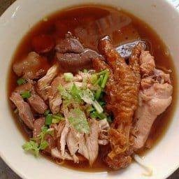 ร้านก๋วยเตี๋ยวไก่มะระน้ำข้น