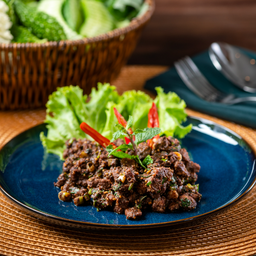 ก้อยเสือคั่ว