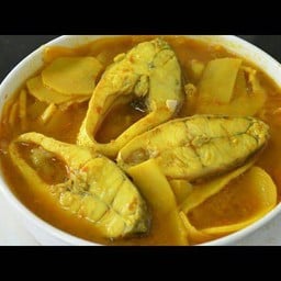 แกงส้มปลานิลสับปะรด