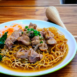 หมี่กรอบราดหน้าไก่ (เส้นฝอยทอง)