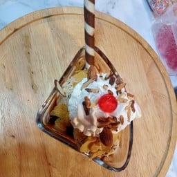 ชอบยำ&ไอติม ริมทาง