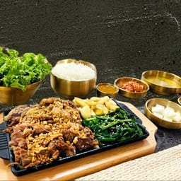 เซ็ตสตูว์เนื้อวากิวตุ๋นกับใบกุยช่ายผัด.