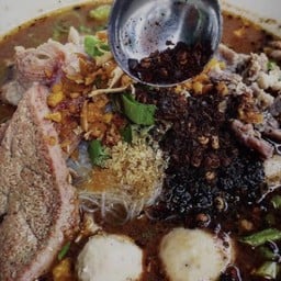เกาเหลาหมู น้ำตก ( ต้มยำ )