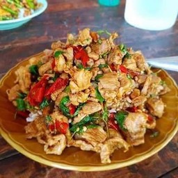 กระเพราไก่