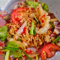 ยำม่าม่าหมูสับ+เล็บมือนาง