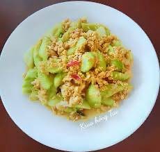 แตงผัดไข่ใส่หมูสับ (กับข้าว)