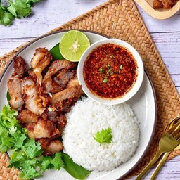 ข้าวหมูทอด ปัง ปัวะ น้ำจิ้มแจ่ว