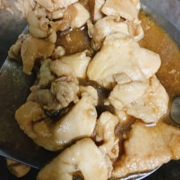 หมูผัดน้ำมันหอยราดข้าว