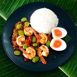 ข้าว + เครื่องแกงกุ้งสะตอ ( ไม่รวมไข่ ) Stir Fried Stor bean with shrimp