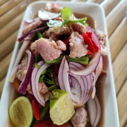 ตำเหลาเนื้อสะดุ้ง