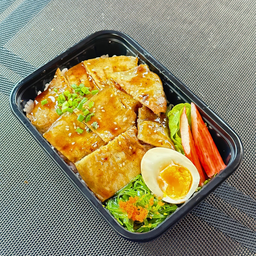 Dข้าวสามชั้นย่างเลือกซอส