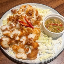 ไข่หมึกทอด ซีฟู้ดdeep fried squid egg with seafood dipping sauce