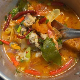 ต้มยำรวมมิตร น้ำใส