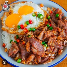 หมูชิ้นทอดกระเทียม+ไข่ดาวโบ๊ะบ๊ะ 2 ฟอง