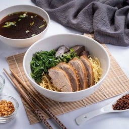 บะหมี่เป็ดตุ๋น+ผักหวาน