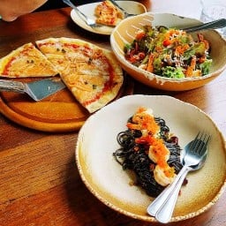 Daddydo Lakeview By Chef'Tu ริมทะเลสาบสัมมากร