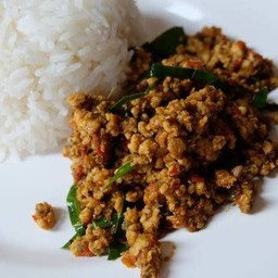 คั่วกลิ้งหมูสับราดข้าว