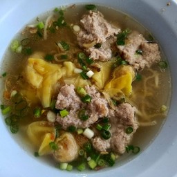 เก๊ยวหมูสับ