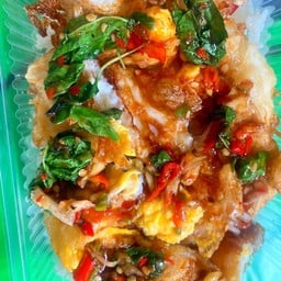 ข้าวไข่ดาวกรอบ ซอสกะเพรา มังสวิรัติ
