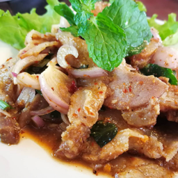 น้ำตกคอหมูย่าง