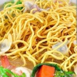 [อร่อยซ่ากับโค้ก] ราดหน้าหมี่กรอบทะเล +  โค้ก ออริจินัล (ขวด)