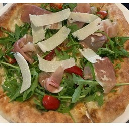 [อร่อยซ่ากับโค้ก] PIZZA PROSCIUTTO PARMA +  โค้ก ออริจินัล (ขวด)