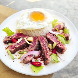 ข้าวยำเนื้อย่าง