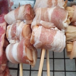 เบคอนพันไส้กรอก