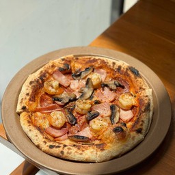 Oikos signature pizza