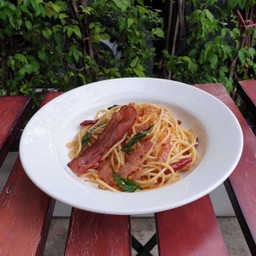 สปาเก็ตตี้เบค่อนพริกแห้ง