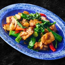 คะน้าฮ่องกงหมูกรอบ