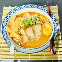 ราเม็งคาระทงคตซึ(เผ็ด)ไข่ดองโชยุหมูชาชู(KaraTonkotsuChashuRamen)